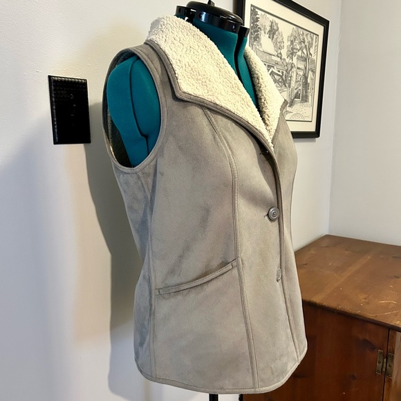 d&co Jackets & Blazers - Sherpa Lined Faux Suede Vest Taupe | d&co Button Front Cozy Layering Vest M